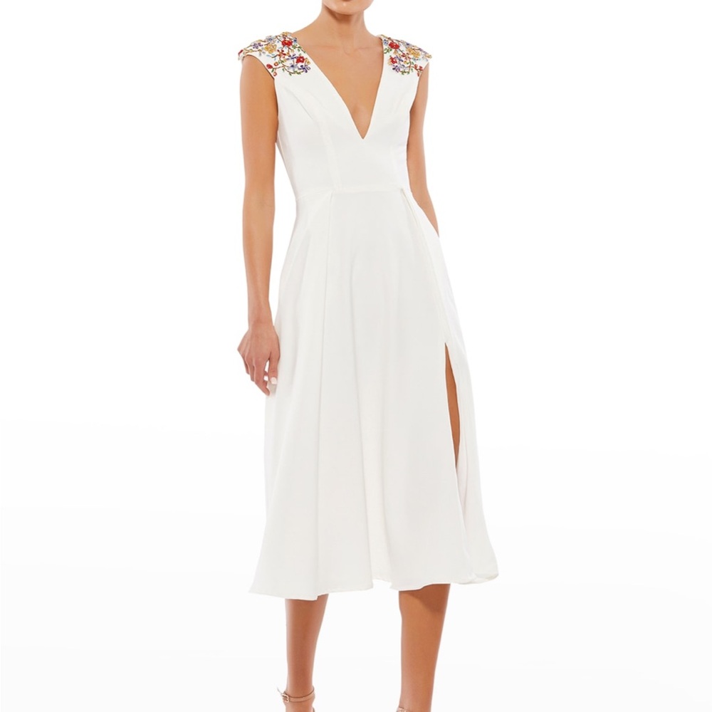 leena for Mac
Duggal
Beaded-Shoulder A-Line Midi Dress NWT Size 10